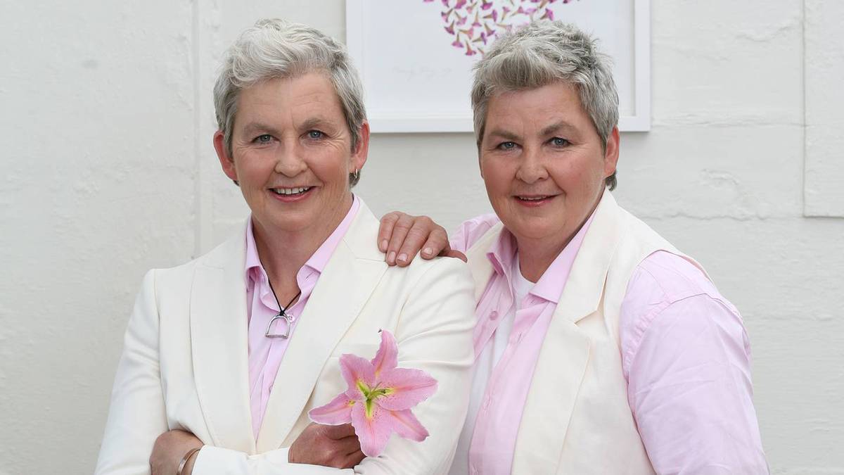 تم الإعلان عن روعة حفل تكريم Top Twins وسط معركة الفنان ضد السرطان