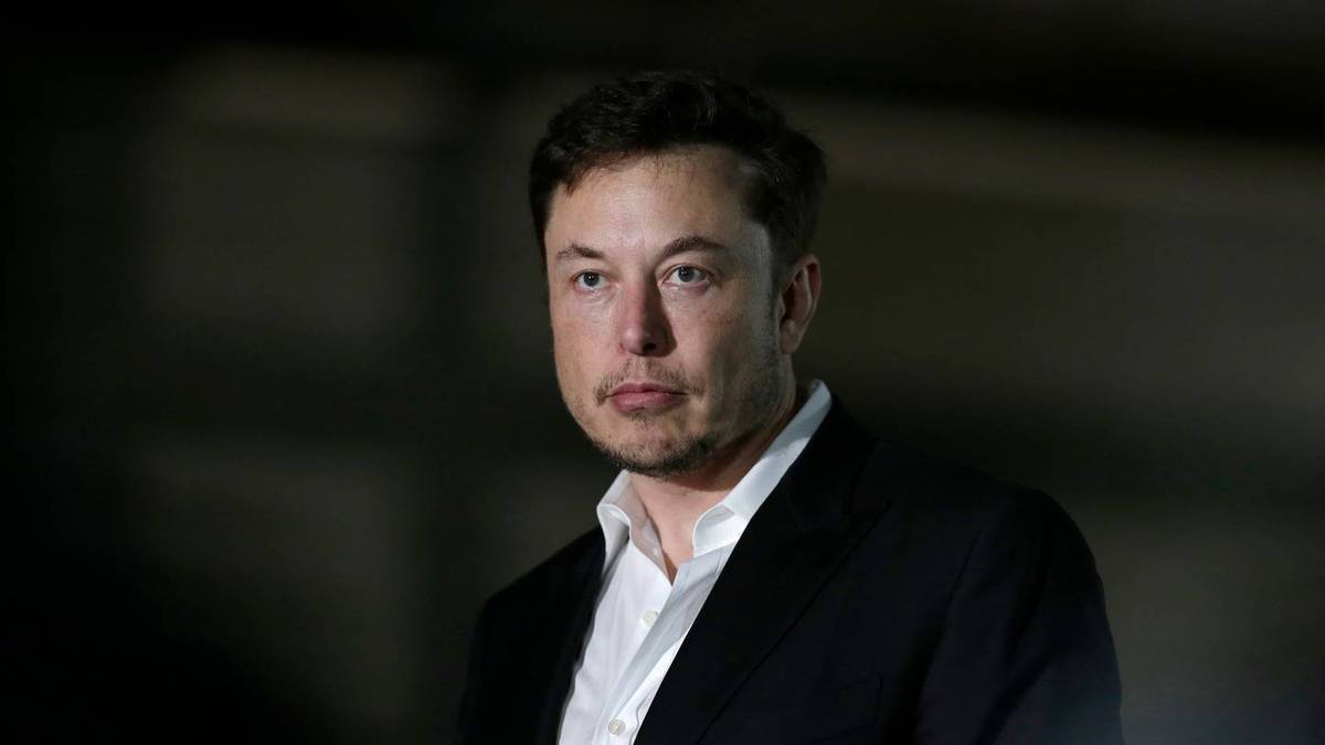 Elon Musk, oğlu ve Grimes’ın nadir bir fotoğrafını paylaşıyor