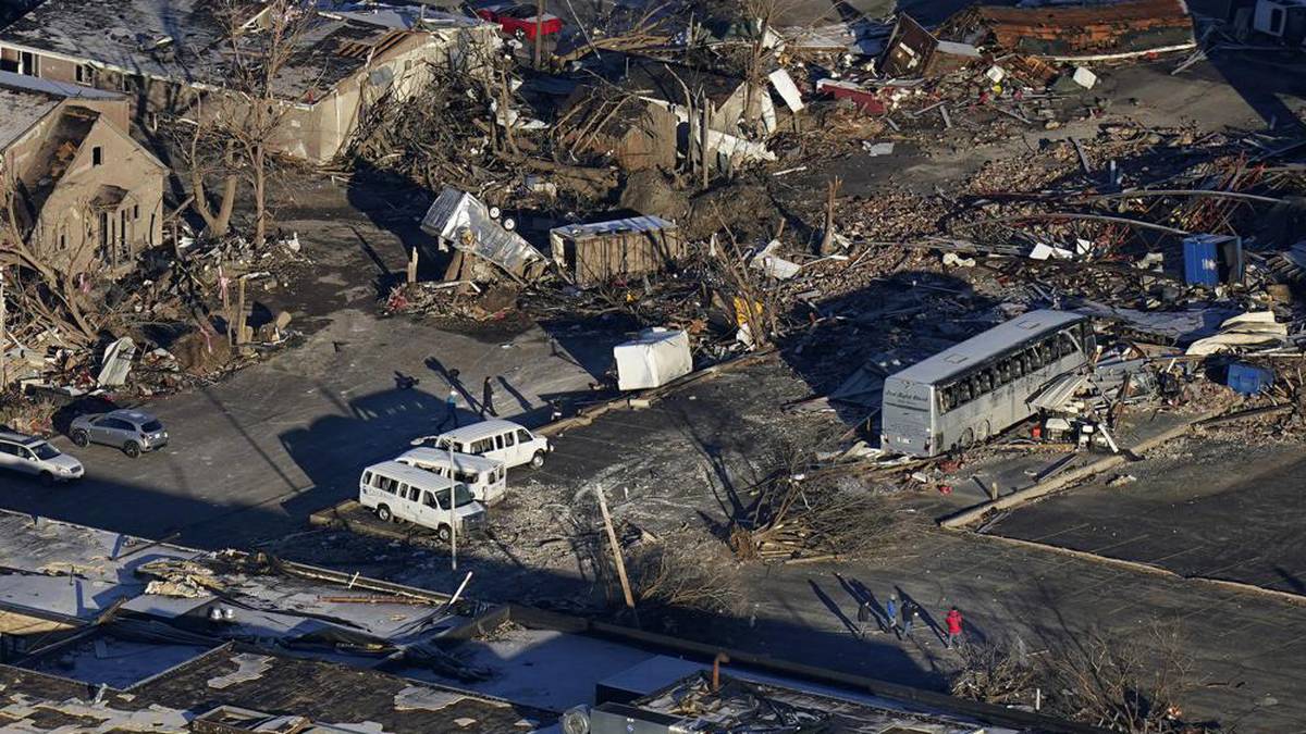 Kota Kentucky berduka setelah tornado