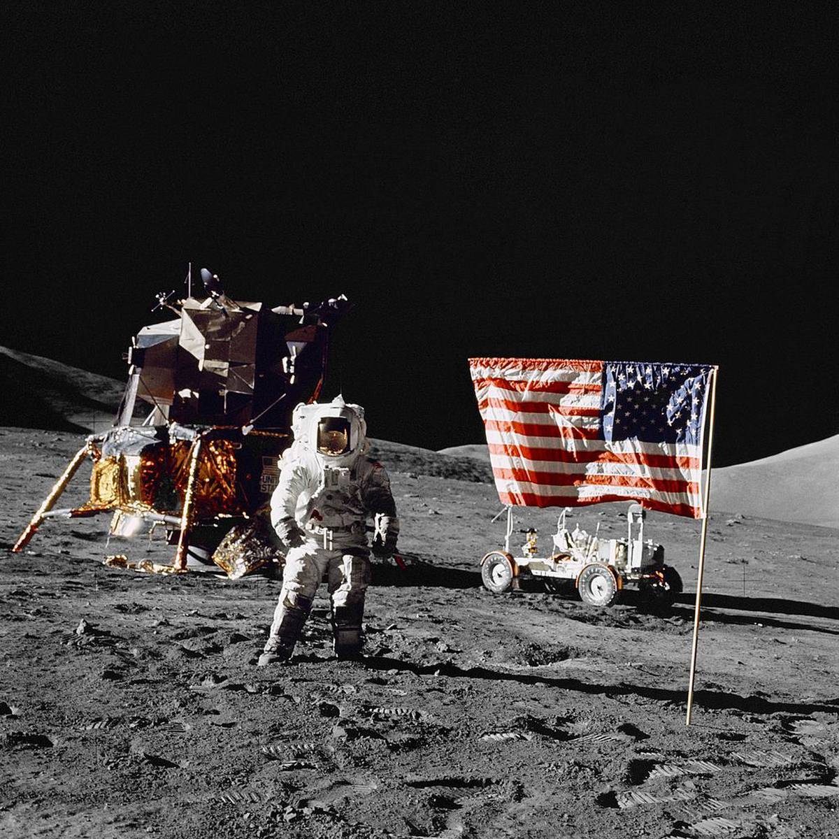 Apollo 11 Was An Alien Cover Up And Other Wild Conspiracy Theories Nz Herald