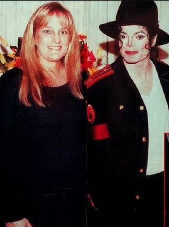 Inside Michael Jackson's mysterious second marriage to Debbie Rowe - NZ  Herald