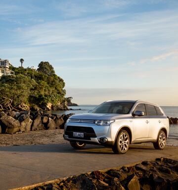 Review Mitsubishi Outlander Plug In Hybrid Nz Herald