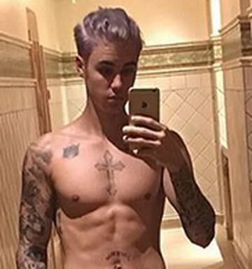 Topless Justin Bieber Shows Off His Purple Hair Nz Herald