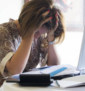 New Zealanders Scared To Come Home Due To Student Loan Arrest
